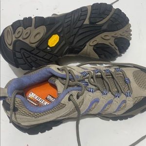 Women’s Merrill Hiking Shoes